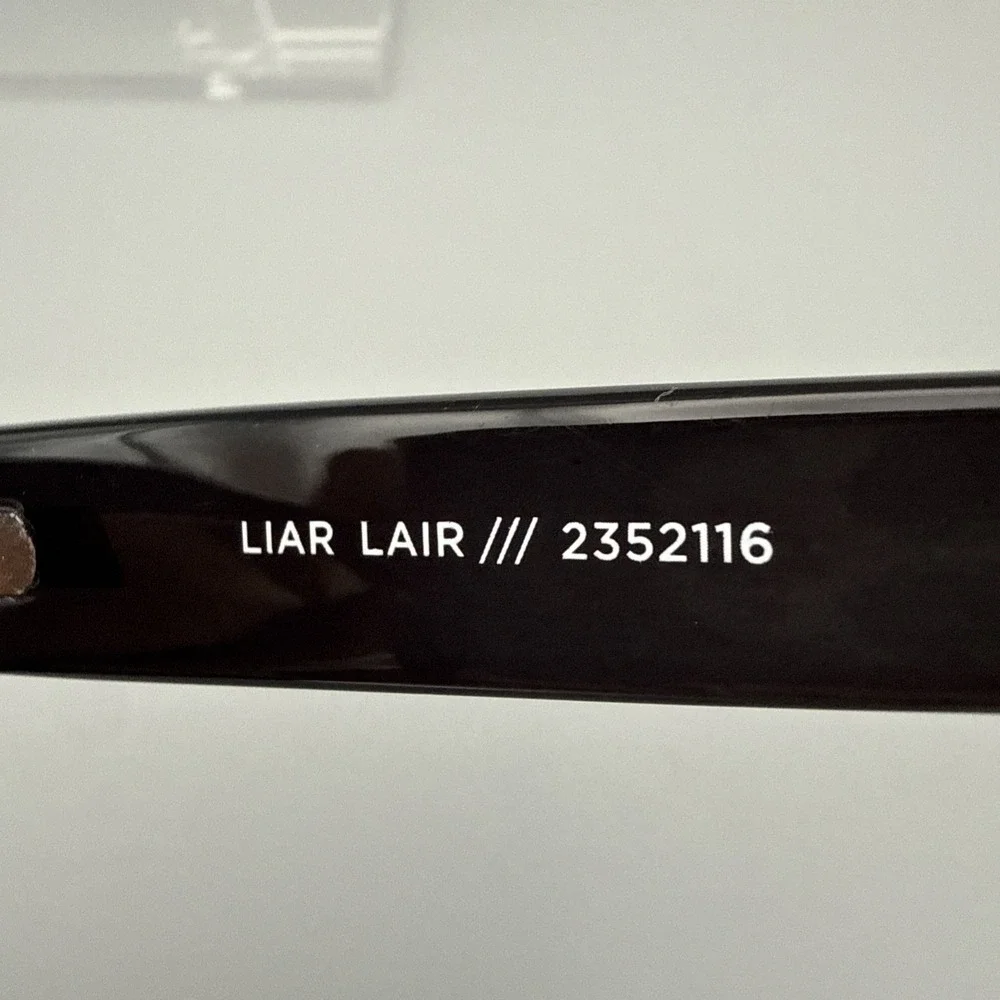 Le Specs Authentic Polarized Black Thick CatEye Sunglasses 'Liar Lair' 57-16 147